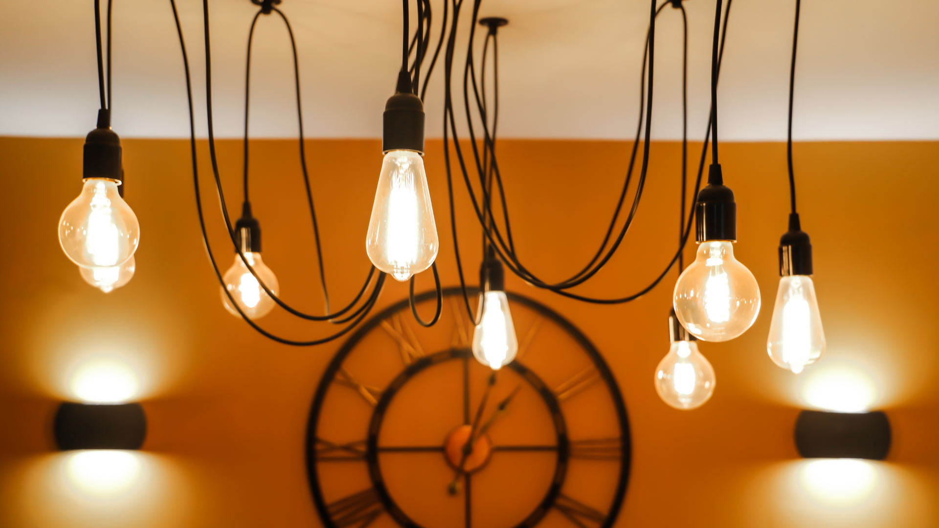 Arrangement of lights handing from the ceiling