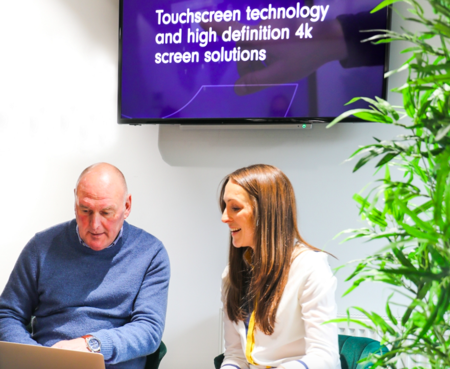 Discussion in progress below an Innoscreen display